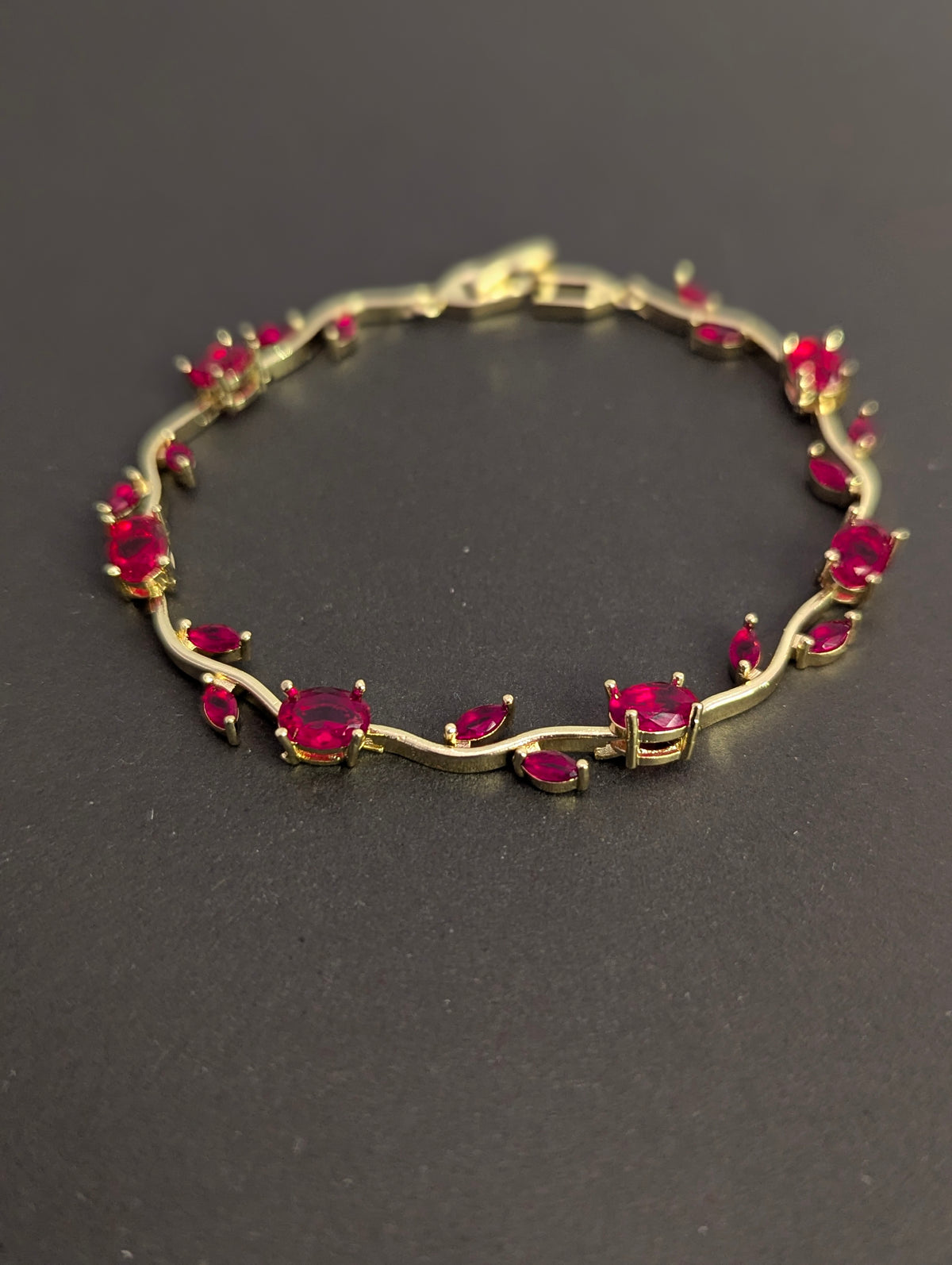 Viral Rapunzel Tulip Bracelet – Elegant Crystal Floral Wristlet