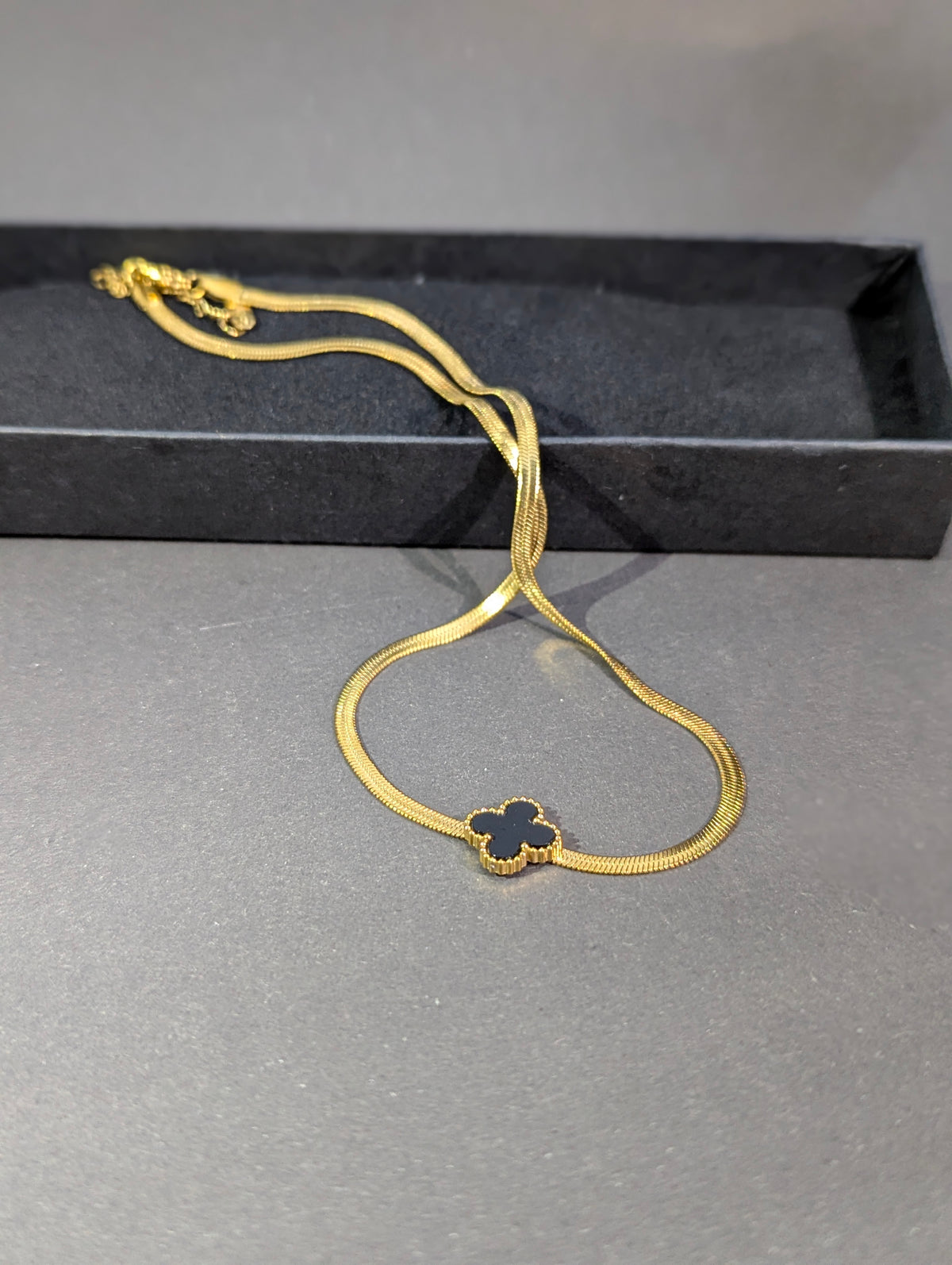 Premium Gold-Plated Black Clover Snake Chain Necklace - Anti-Tarnish Stainless Steel Four-Leaf Clover Pendant for Women