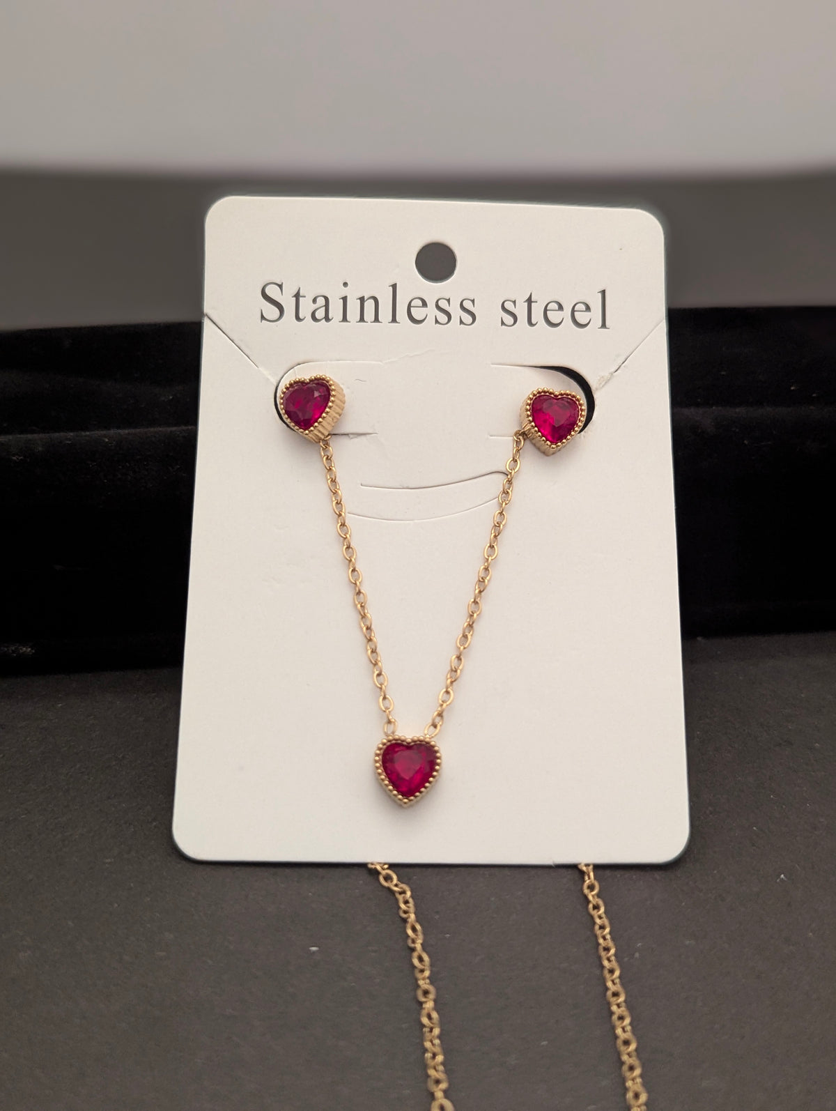 Heart necklace and earrings set in red and black color for ladies