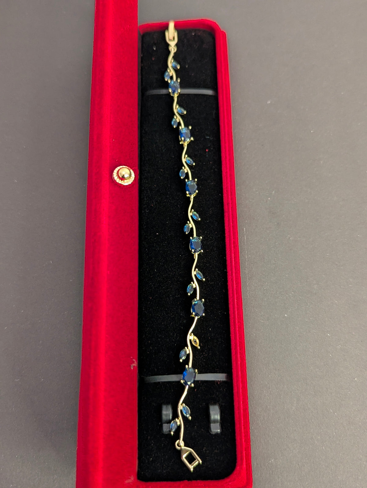Viral Rapunzel Tulip Bracelet – Elegant Crystal Floral Wristlet With Velvet box