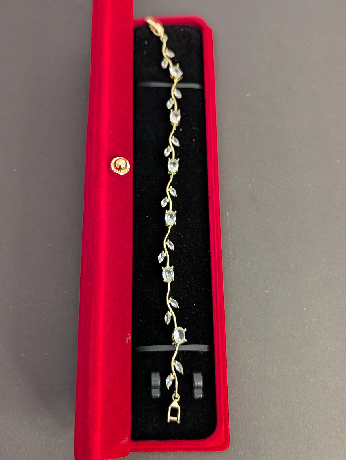 Viral Rapunzel Tulip Bracelet – Elegant Crystal Floral Wristlet With Velvet box