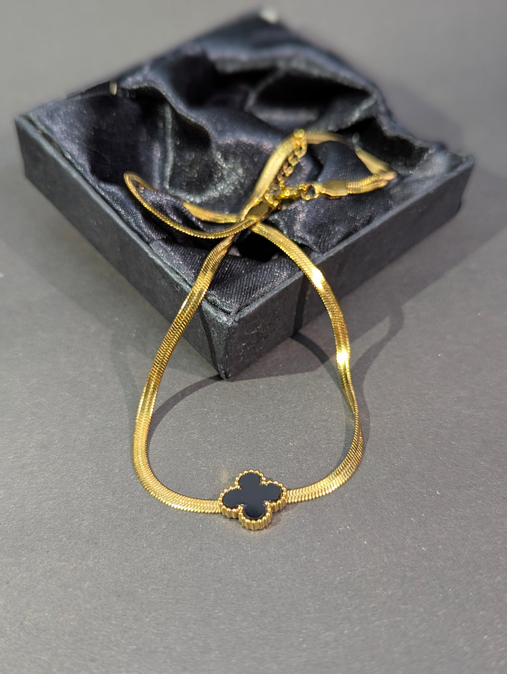 Premium Gold-Plated Black Clover Snake Chain Necklace - Anti-Tarnish Stainless Steel Four-Leaf Clover Pendant for Women