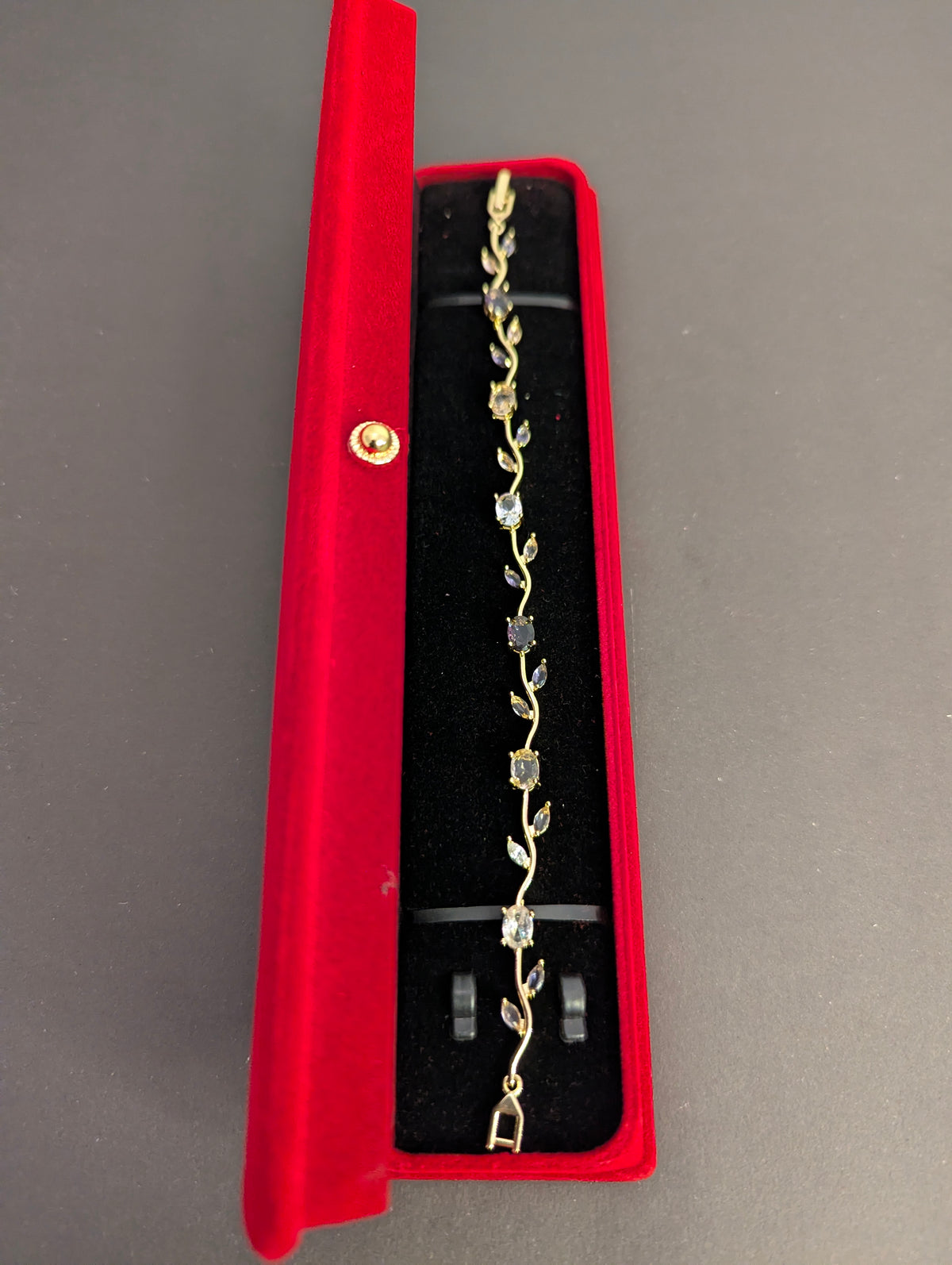 Viral Rapunzel Tulip Bracelet – Elegant Crystal Floral Wristlet With Velvet box