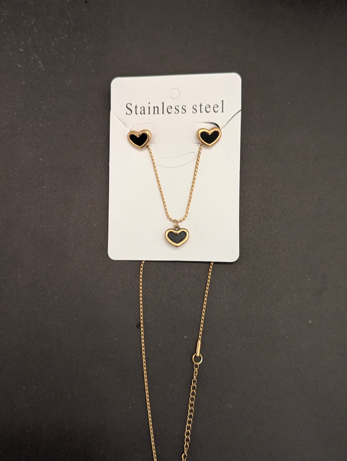 Heart necklace and earrings set in red and black color for ladies
