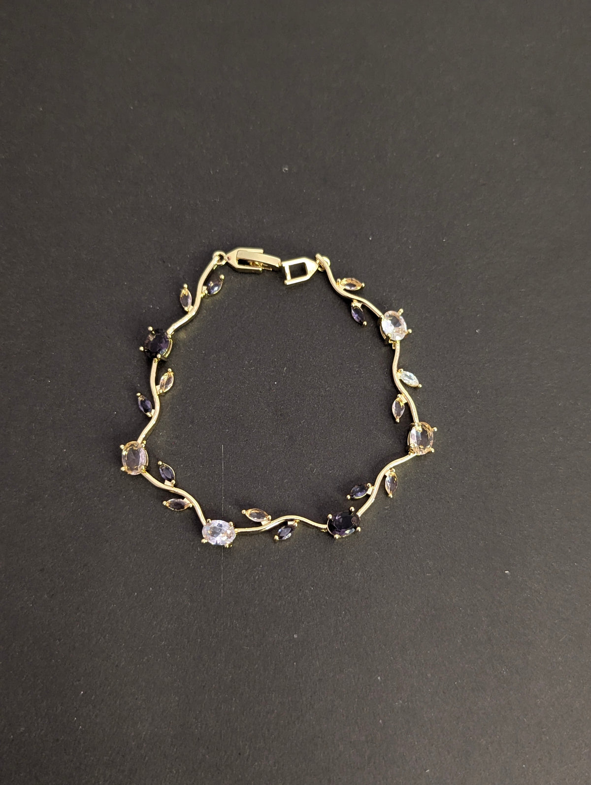 Viral Rapunzel Tulip Bracelet – Elegant Crystal Floral Wristlet