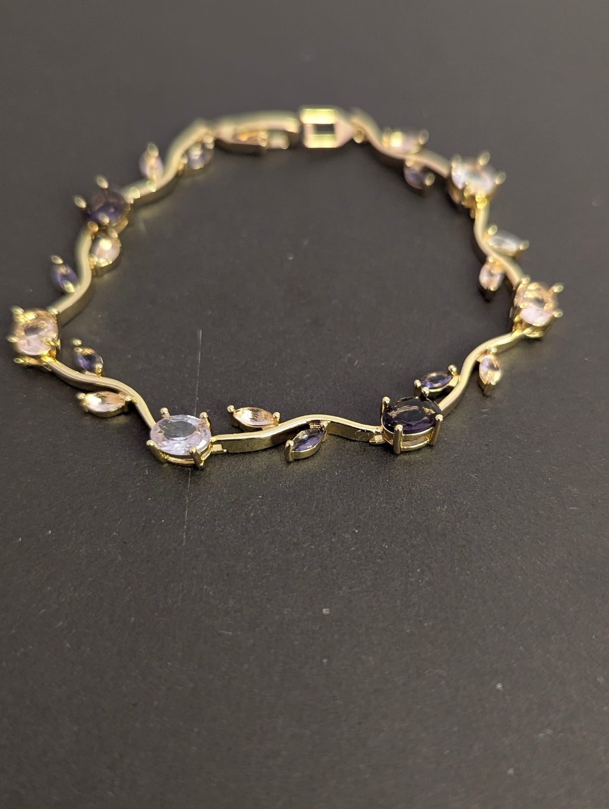 Viral Rapunzel Tulip Bracelet – Elegant Crystal Floral Wristlet